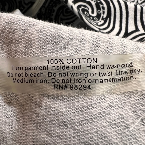 ONQUE CASUALS Hooded Jacket. Black & White. Zip front. Bling on pockets. Large - Picture 5 of 6